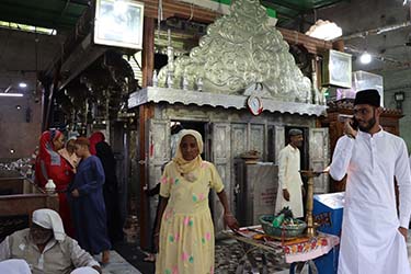 Dargah Facilities - Syedalimeeradatar